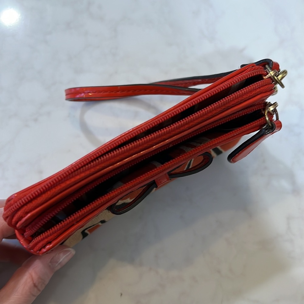 Coach wristlet - Picture 2 of 5